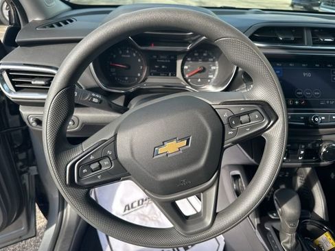 Used 2023 Chevrolet TrailBlazer LT w/ Convenience Package image 17