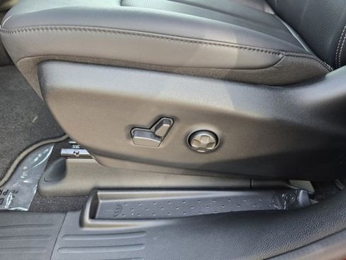 New 2026 Chrysler Pacifica Select image 16