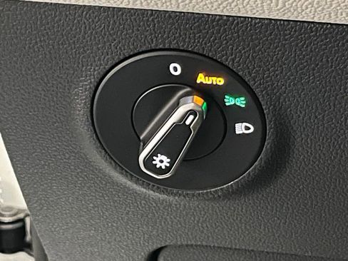 New 2026 Volkswagen Taos SEL AWD/4WD image 18