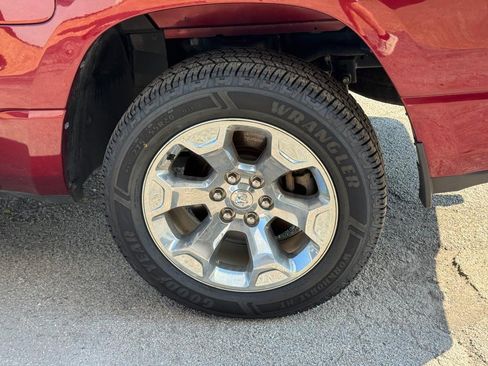 Used 2022 RAM 1500 Big Horn AWD/4WD image 9