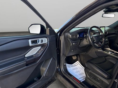 Used 2020 Ford Explorer ST w/ ST Street Pack image 9