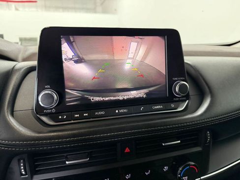 Used 2021 Nissan Rogue S FWD image 16