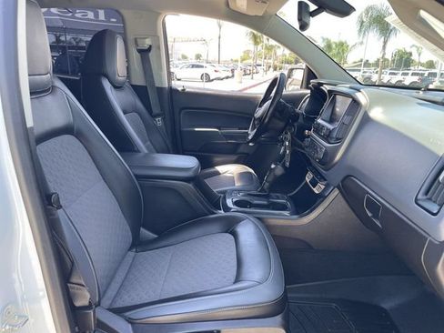 Used 2017 Chevrolet Colorado Z71 AWD/4WD image 25
