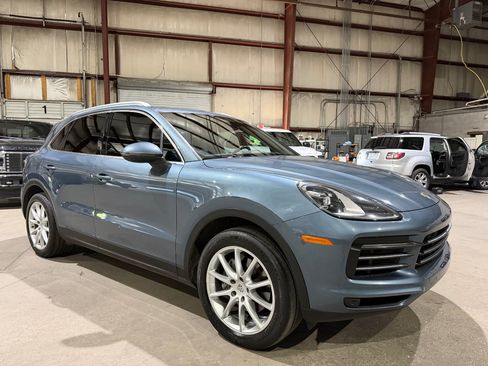 Used 2019 Porsche Cayenne AWD/4WD image 2