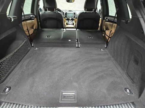 Used 2018 Porsche Cayenne Base image 44