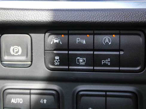 Used 2025 Chevrolet Tahoe RST w/ Comfort Package AWD/4WD image 17