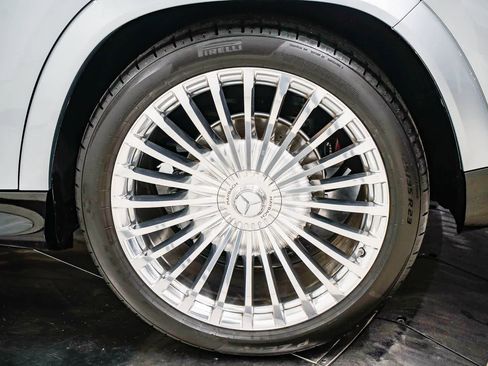 Used 2025 Mercedes-Benz Maybach GLS 600 Maybach GLS 600 image 10