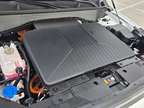 Certified 2024 Hyundai Kona SEL FWD image 17