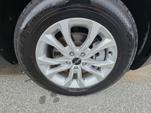 Used 2022 Kia Telluride LX AWD/4WD image 37