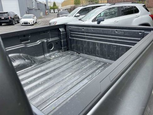 Used 2024 Nissan Frontier S w/ Technology Package RWD image 12