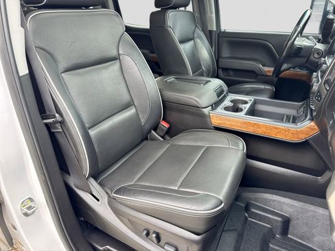 Used 2019 Chevrolet Silverado 2500 High Country AWD/4WD image 22