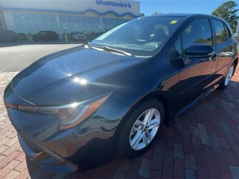 Used 2021 Toyota Corolla SE w/ SE Preferred Package image 5