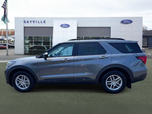 Used 2026 Ford Explorer Active AWD/4WD image 2