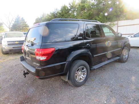 Used 2005 Toyota Sequoia SR5 AWD/4WD image 5
