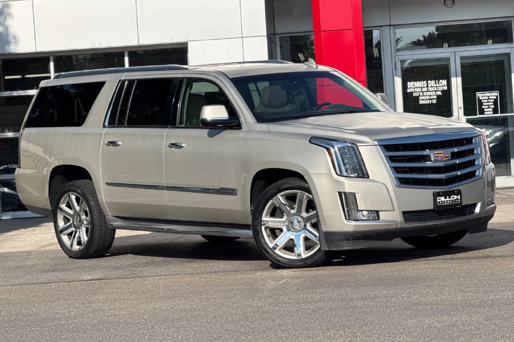 Used 2015 Cadillac Escalade ESV Luxury AWD/4WD image 2