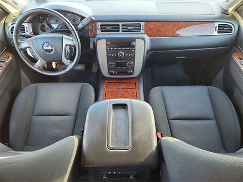 Used 2011 GMC Yukon SLE w/ Suspension Package, Off-Road image 13