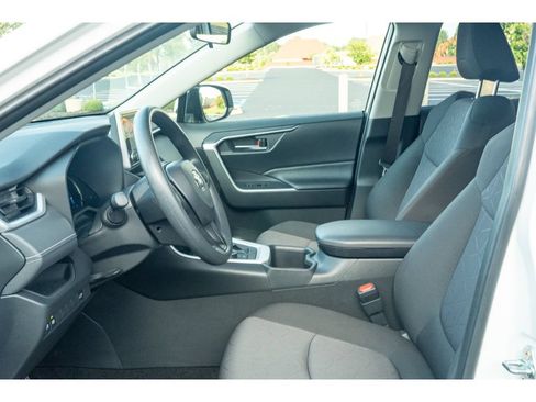 Used 2025 Toyota RAV4 XLE w/ Convenience Package AWD/4WD image 12
