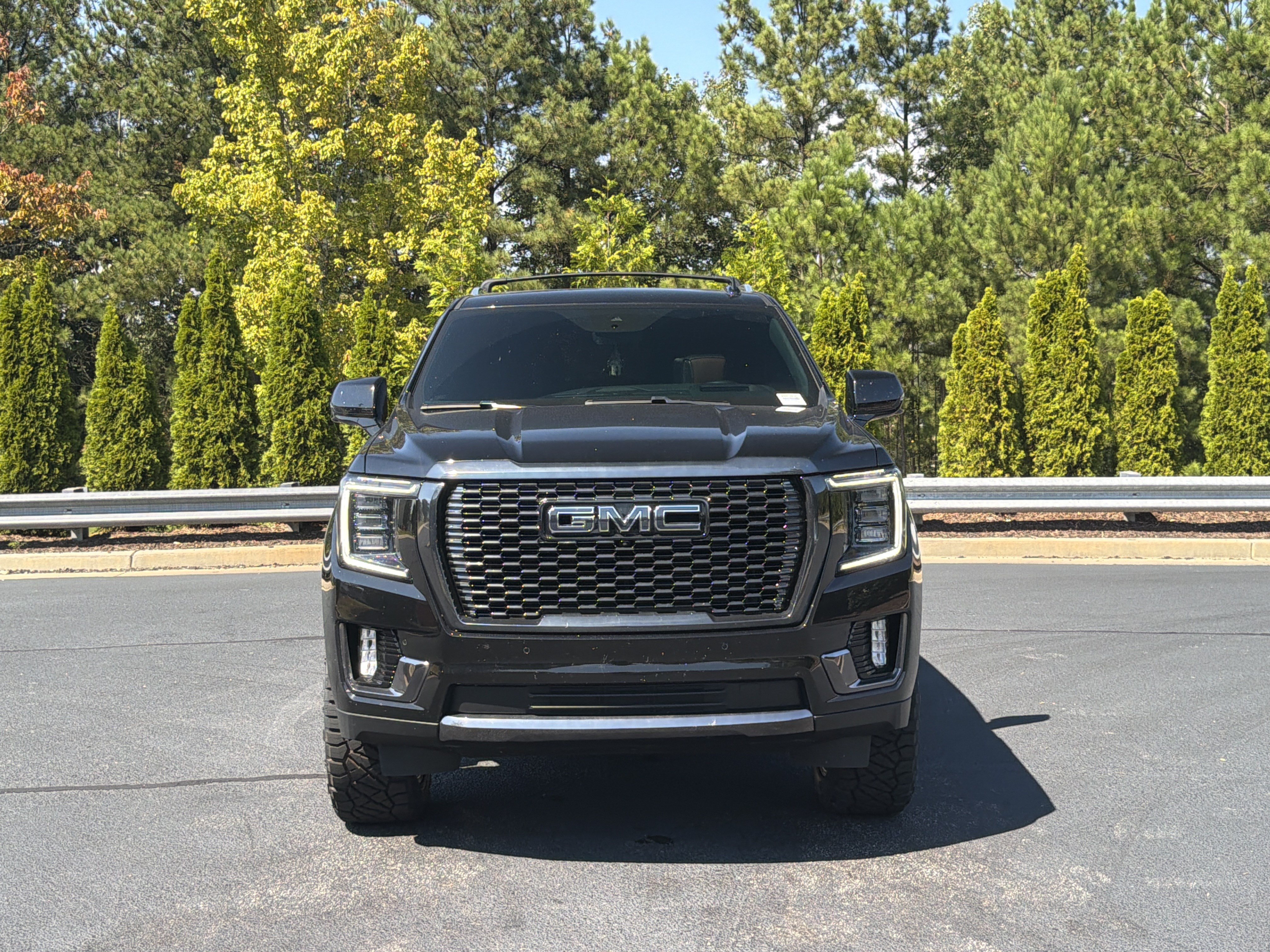 Used 2023 GMC Yukon Denali Ultimate w/ LPO, Floor Liner Package AWD/4WD image 14