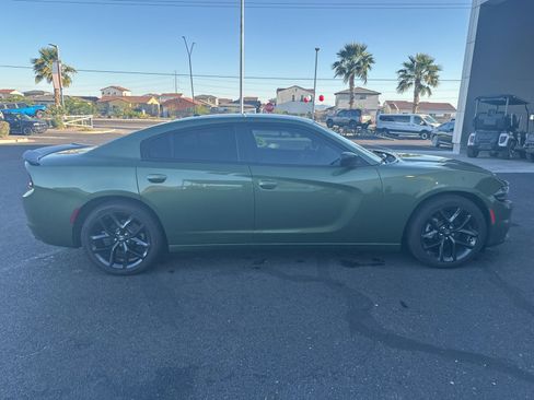 Used 2022 Dodge Charger SXT w/ Blacktop Package image 8