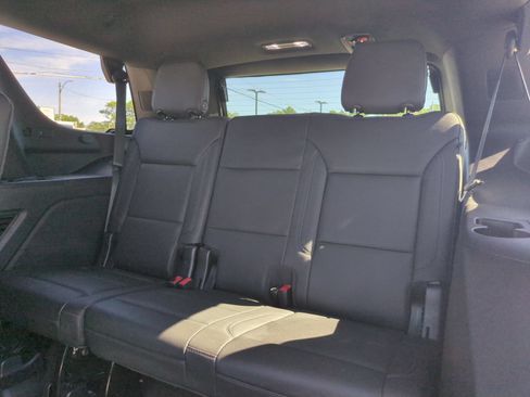 Used 2022 Chevrolet Tahoe Z71 w/ Luxury Package AWD/4WD image 24