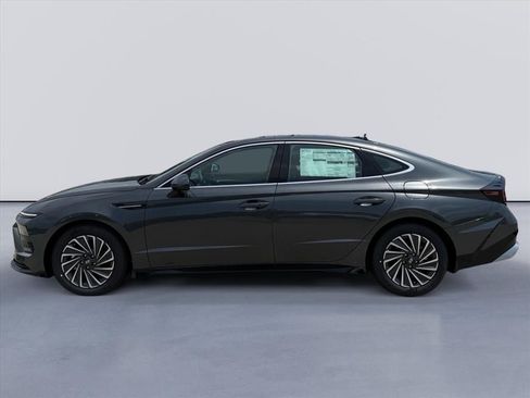 New 2026 Hyundai Sonata SEL FWD image 2