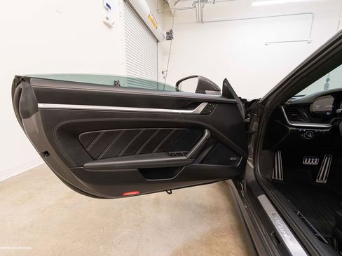 Used 2022 Porsche 911 Turbo AWD/4WD image 32