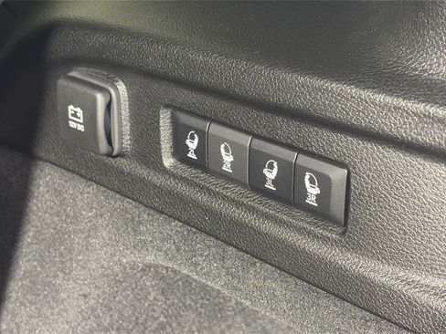 Used 2022 Jeep Grand Cherokee L Summit AWD/4WD image 16