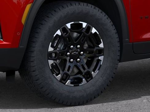 New 2027 Chevrolet Traverse Z71 w/ Enhanced Driving Package AWD/4WD image 9