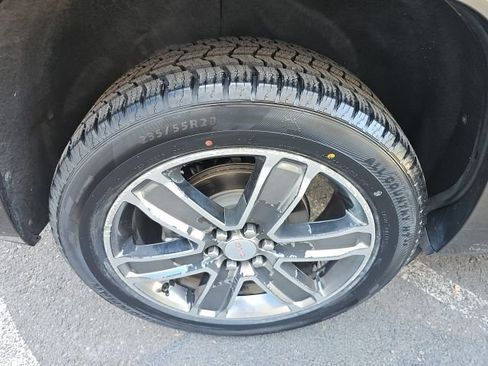 Used 2019 GMC Acadia Denali w/ Technology Package AWD/4WD image 24