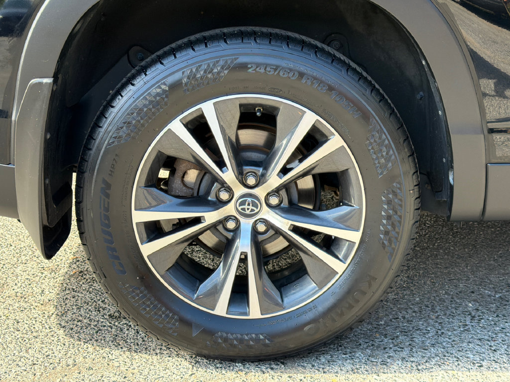 Used 2019 Toyota Highlander LE AWD/4WD image 7