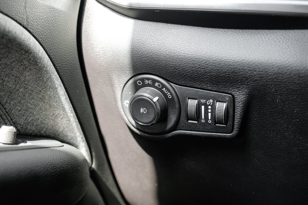 Used 2022 Jeep Compass Latitude AWD/4WD image 41