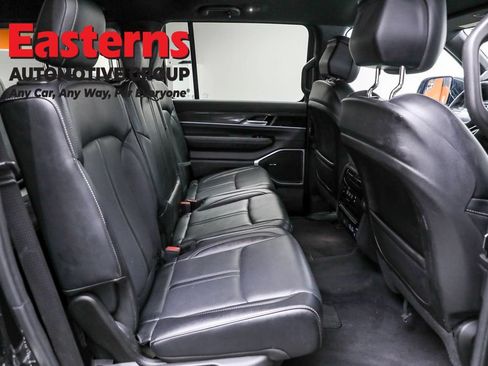 Used 2022 Jeep Wagoneer Series II AWD/4WD image 23