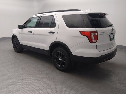 Used 2017 Ford Explorer 4WD image 3