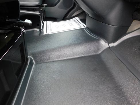 Used 2025 Mercedes-Benz Sprinter 2500 image 22