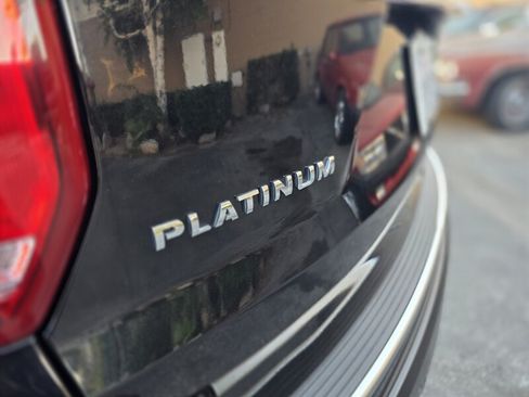 Used 2018 Ford Explorer Platinum AWD/4WD image 12