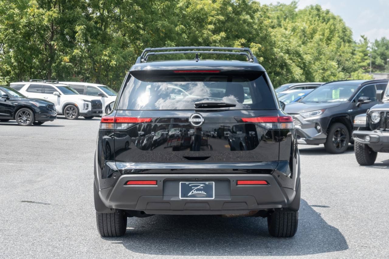 Used 2024 Nissan Pathfinder SV w/ Black Appearance Package AWD/4WD image 10