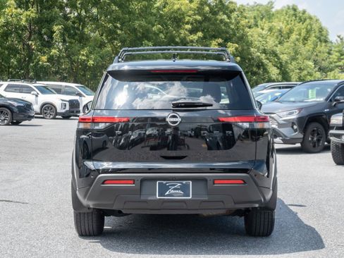 Used 2024 Nissan Pathfinder SV w/ Black Appearance Package AWD/4WD image 10