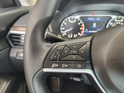 Used 2024 Nissan Altima 2.5 SV FWD image 28