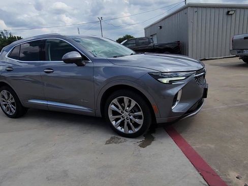 Used 2022 Buick Envision Avenir w/ Technology Package II FWD image 2