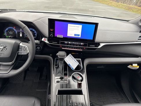 New 2026 Toyota Sienna XLE Woodland Edition image 20