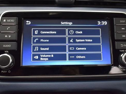 Used 2025 Nissan Versa SV FWD image 28