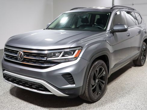 Used 2022 Volkswagen Atlas SE w/ Black Wheel Package image 33