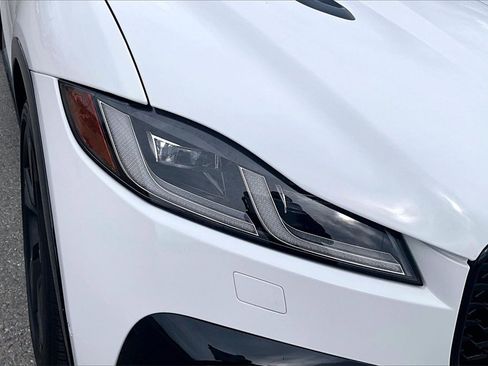 Used 2024 Jaguar F-PACE SVR image 30