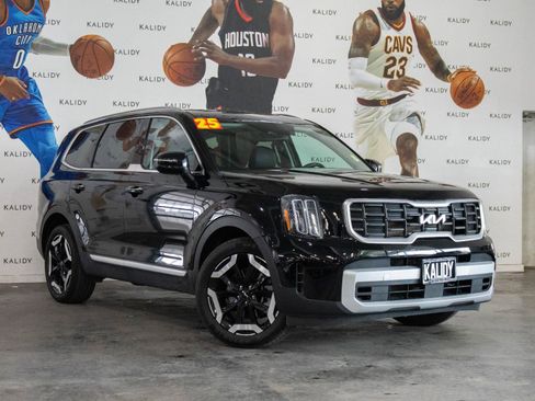Used 2025 Kia Telluride S AWD/4WD image 2