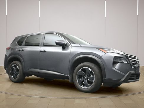 Certified 2024 Nissan Rogue SV FWD image 23