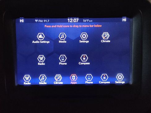 Used 2018 Jeep Renegade Latitude FWD image 25