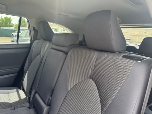 Used 2023 Toyota Highlander LE AWD/4WD image 24