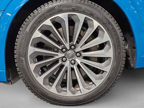 Used 2019 Audi e-tron Prestige w/ Prestige Package AWD/4WD image 24