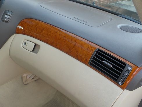 Used 2004 Lexus LS 430 image 78