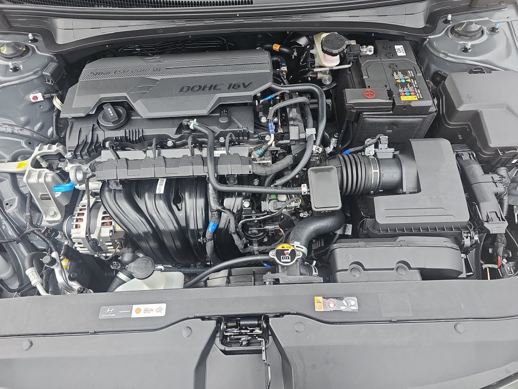 New 2026 Hyundai Elantra Limited FWD image 24